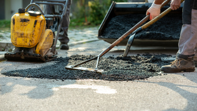 6 Benefits of Asphalt Driveway Installations in Edmonton